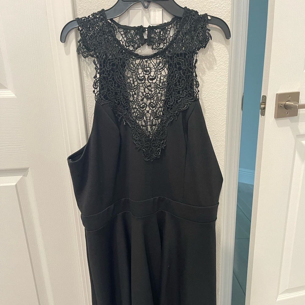 Black high kneck lace dress